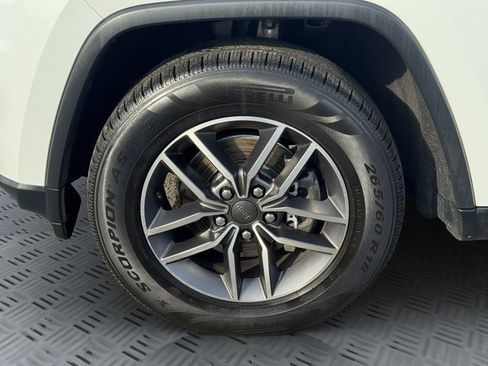 Used 2020 Jeep Grand Cherokee Limited image 26