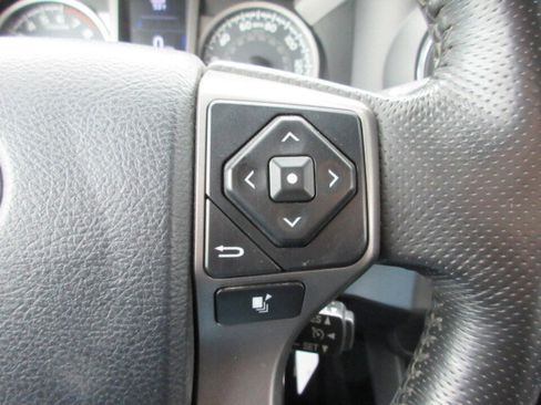 Used 2017 Toyota Tacoma SR5 image 16