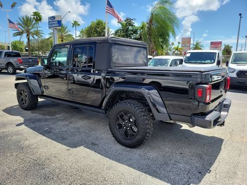 Used 2023 Jeep Gladiator Sport AWD/4WD image 5