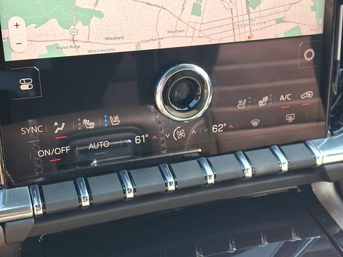 Used 2025 GMC Yukon Denali Ultimate AWD/4WD image 19