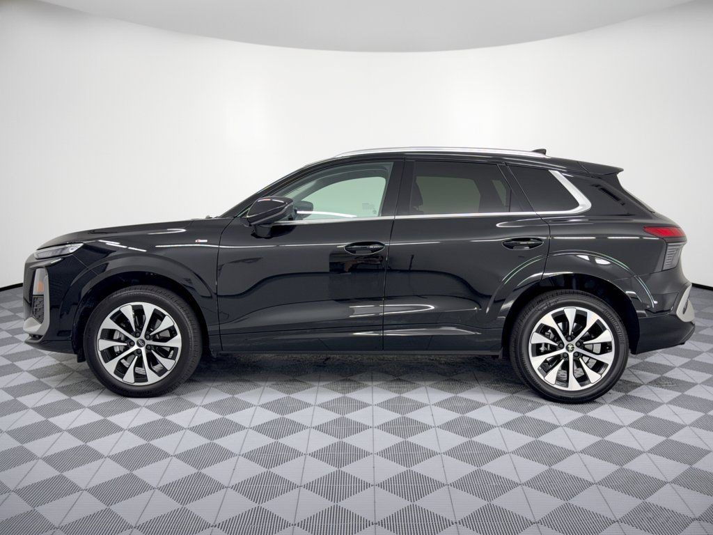 Used 2026 Audi Q3 quattro 2.0T AWD/4WD image 2