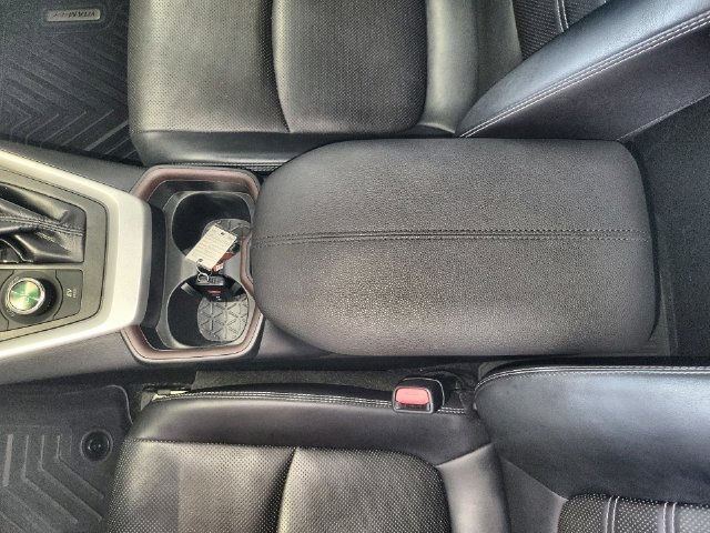 Used 2020 Toyota RAV4 Limited AWD/4WD image 21