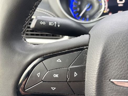 Used 2023 Chrysler Pacifica Touring-L w/ S Appearance Package image 14