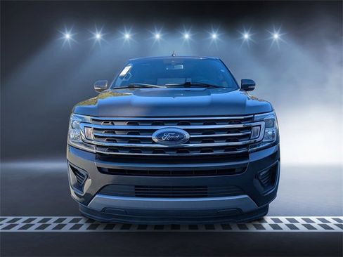 Used 2020 Ford Expedition Max XLT w/ Equipment Group 202A image 8