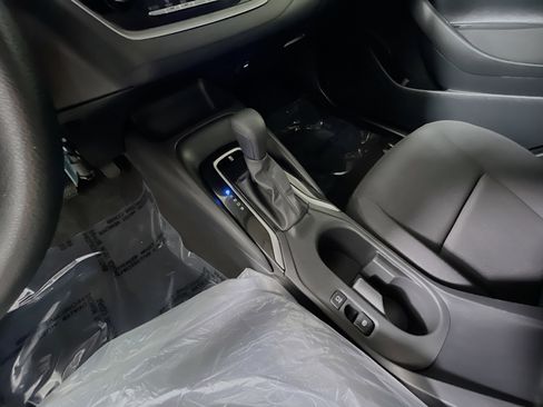 Used 2025 Toyota Corolla LE FWD image 25