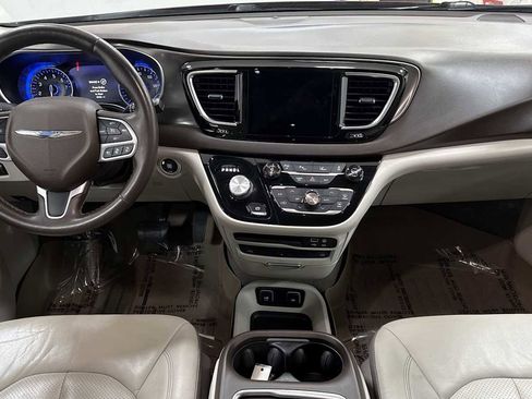 Used 2017 Chrysler Pacifica Touring-L Plus w/ Advanced Safetytec Group image 26