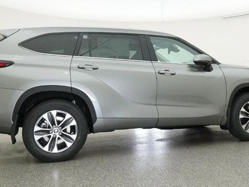 New 2026 Toyota Highlander XLE AWD/4WD image 16