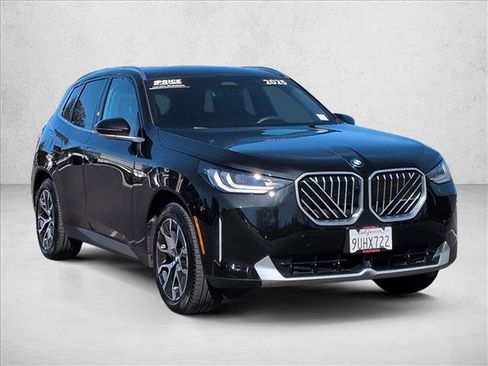 Used 2025 BMW X3 xDrive30i w/ Premium Package image 3