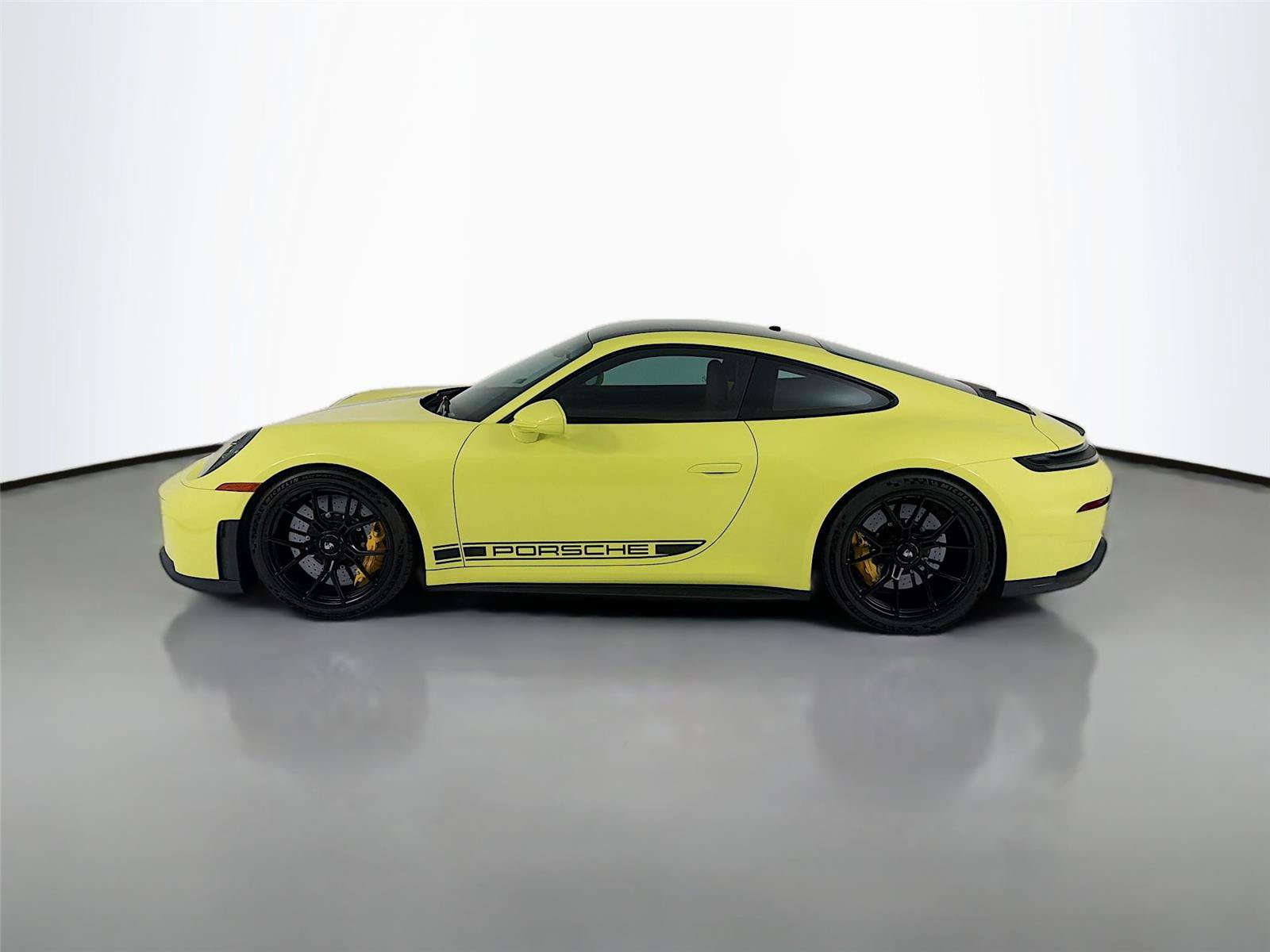 Used 2026 Porsche 911 GT3 RWD image 2