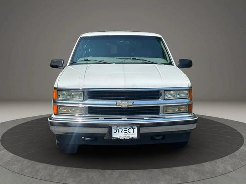 Used 1999 Chevrolet Suburban 2WD w/ Preferred Equipment Group 3 image 2