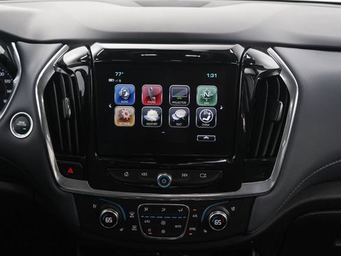 Used 2018 Chevrolet Traverse Premier AWD/4WD image 16