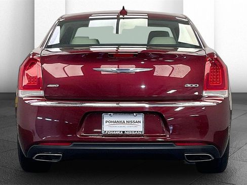 Used 2018 Chrysler 300 Limited w/ Light Group image 3