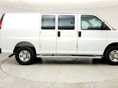 Used 2025 Chevrolet Express 2500 w/ Driver Convenience Package RWD image 4