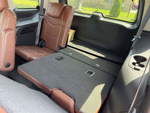 Used 2020 Cadillac Escalade Luxury AWD/4WD image 10