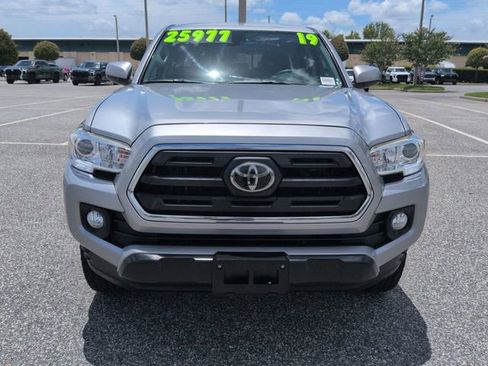 Used 2019 Toyota Tacoma SR5 AWD/4WD image 9