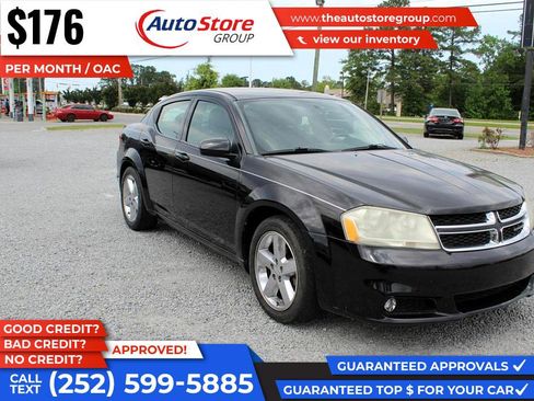 Used 2013 Dodge Avenger SXT image 4