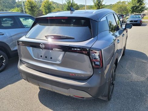 Used 2025 Nissan Kicks SR AWD/4WD image 5