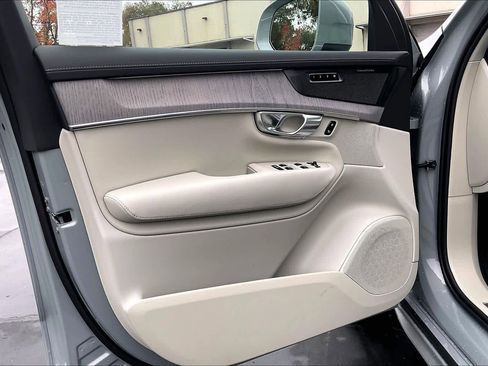 New 2026 Volvo XC90 B6 Ultra image 24
