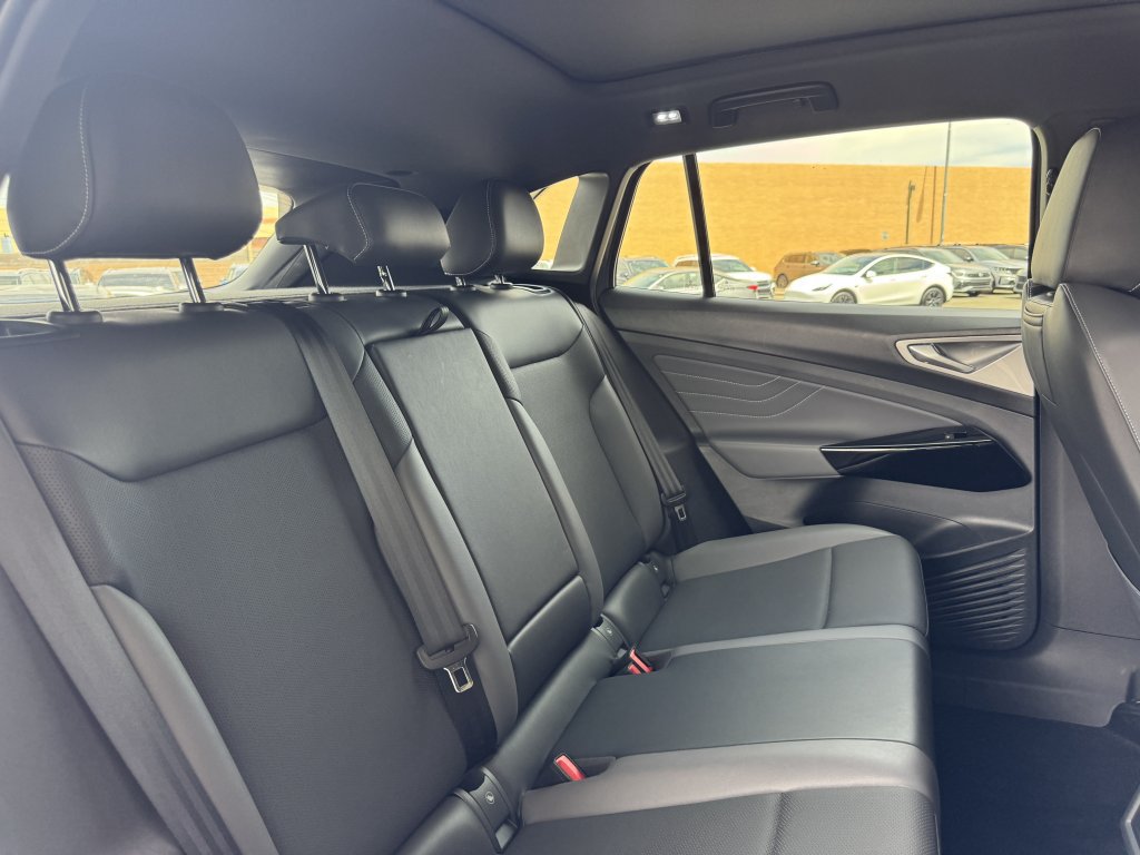 Used 2023 Volkswagen ID.4 S RWD image 37