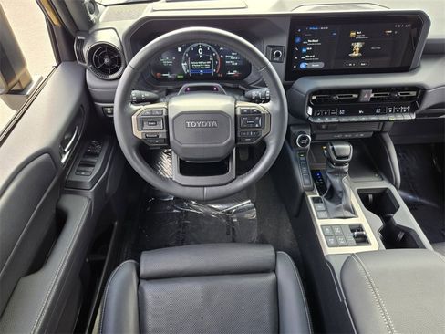 Used 2024 Toyota Land Cruiser image 12