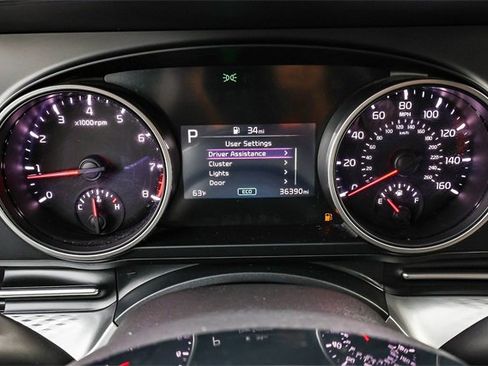 Used 2024 Kia Carnival LX image 26