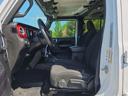 Used 2018 Jeep Wrangler Unlimited Rubicon AWD/4WD image 15