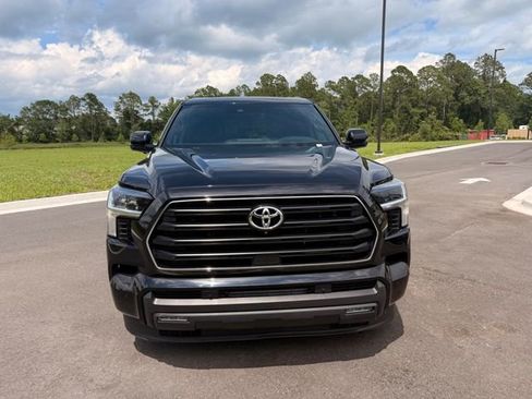 Used 2025 Toyota Sequoia SR5 AWD/4WD image 18
