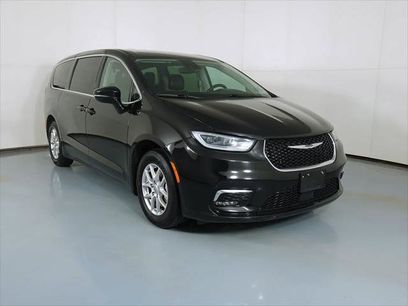 Certified 2024 Chrysler Pacifica Touring-L