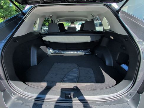 Used 2025 Toyota RAV4 XLE AWD/4WD image 13