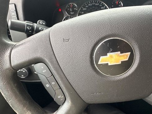 Used 2017 Chevrolet Express 3500 LT w/ LT Preferred Equipment Group RWD image 33