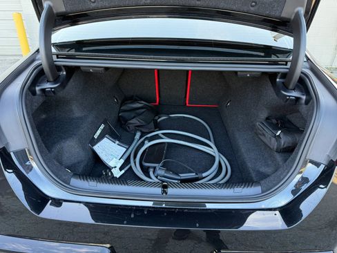 Used 2025 BMW M5 Sedan 4D w/ Executive Package image 79