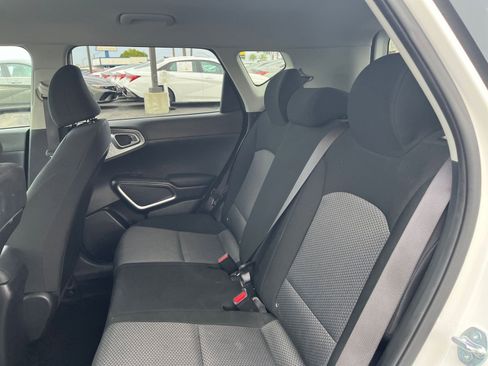 Used 2025 Kia Soul LX w/ LX Technology Package image 25
