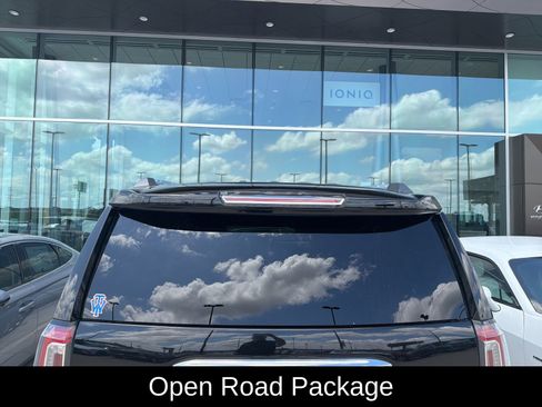 Used 2019 GMC Yukon Denali w/ Denali Ultimate Package RWD image 5