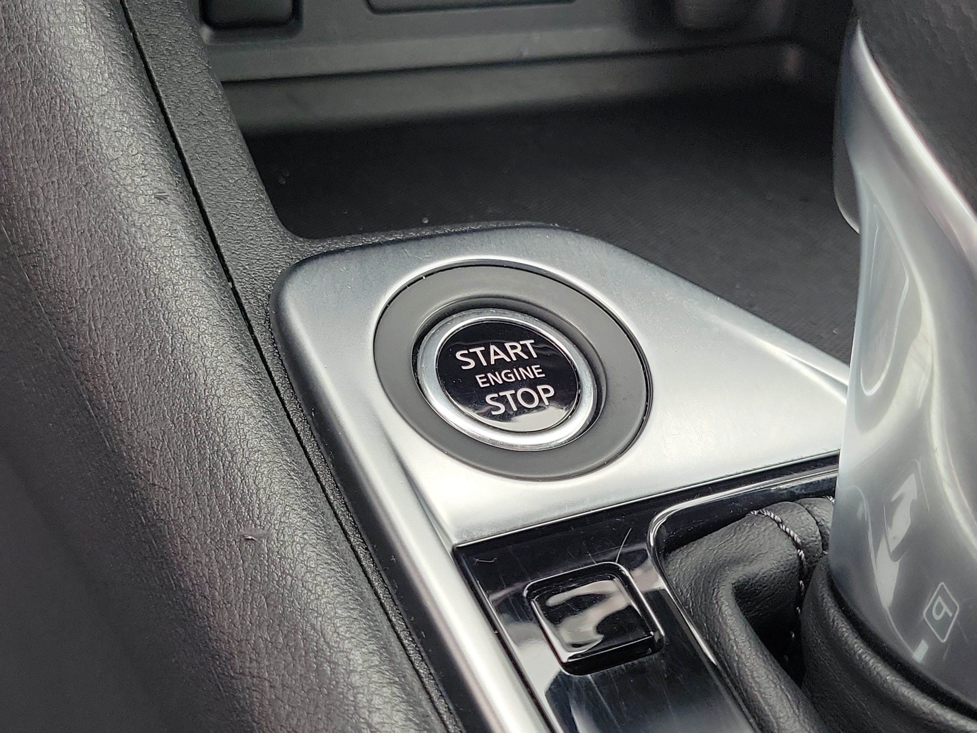 Certified 2025 Nissan Sentra SV FWD image 28