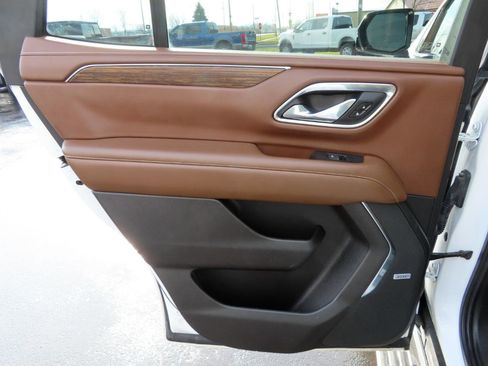 Used 2021 Chevrolet Tahoe High Country w/ Premium Package image 43