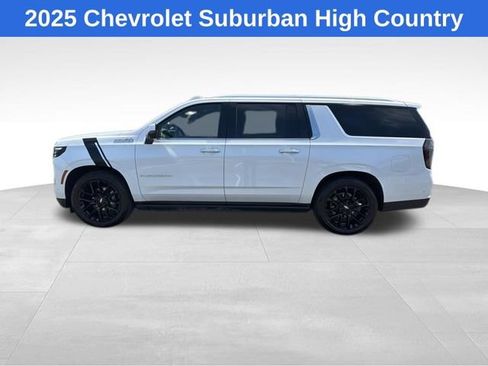 Used 2025 Chevrolet Suburban High Country AWD/4WD image 2