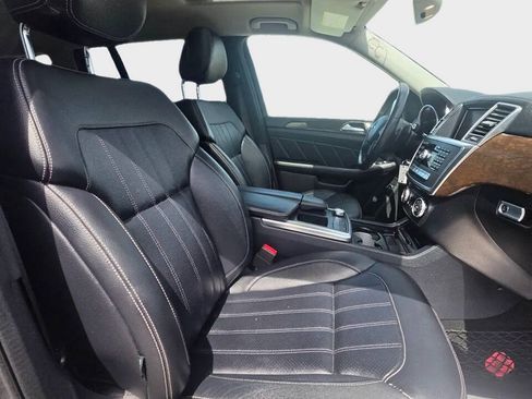 Used 2016 Mercedes-Benz GL 450 4MATIC w/ Premium I Package image 13