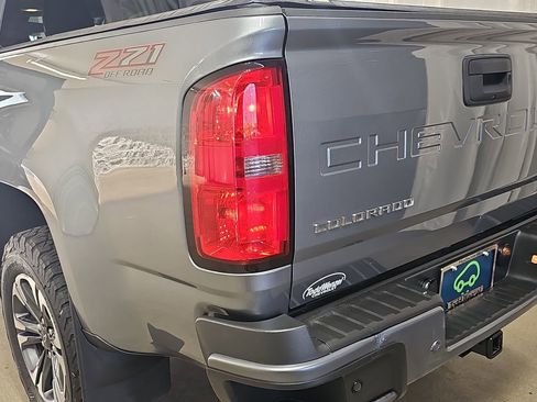 Used 2022 Chevrolet Colorado Z71 AWD/4WD image 38
