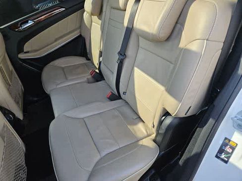 Used 2014 Mercedes-Benz GL 550 4MATIC image 20