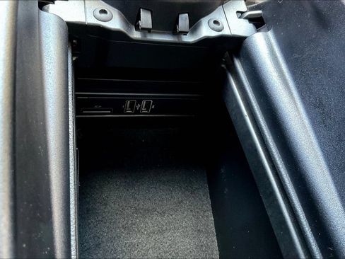 Used 2017 Mercedes-Benz E 300 image 16