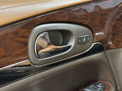 Used 2014 Buick Enclave Premium FWD image 21