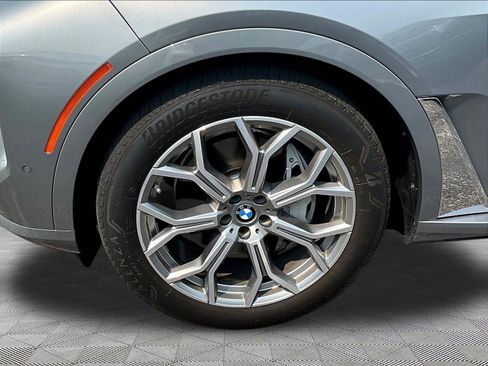 Used 2024 BMW X7 xDrive40i w/ Premium Package AWD/4WD image 34