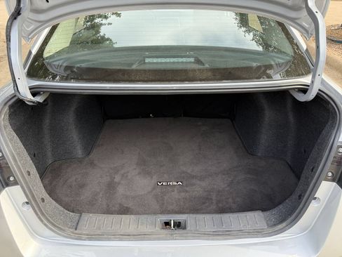 Used 2025 Nissan Versa SV FWD image 31