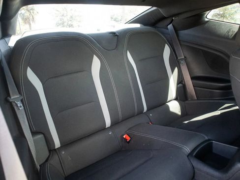 Used 2021 Chevrolet Camaro LT w/ Technology Package RWD image 17