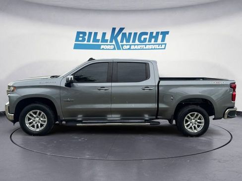 Used 2021 Chevrolet Silverado 1500 LT w/ Convenience Package II image 2