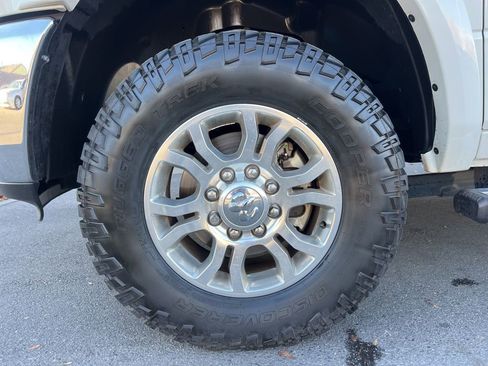 Certified 2017 RAM 2500 Laramie w/ Convenience Group image 29