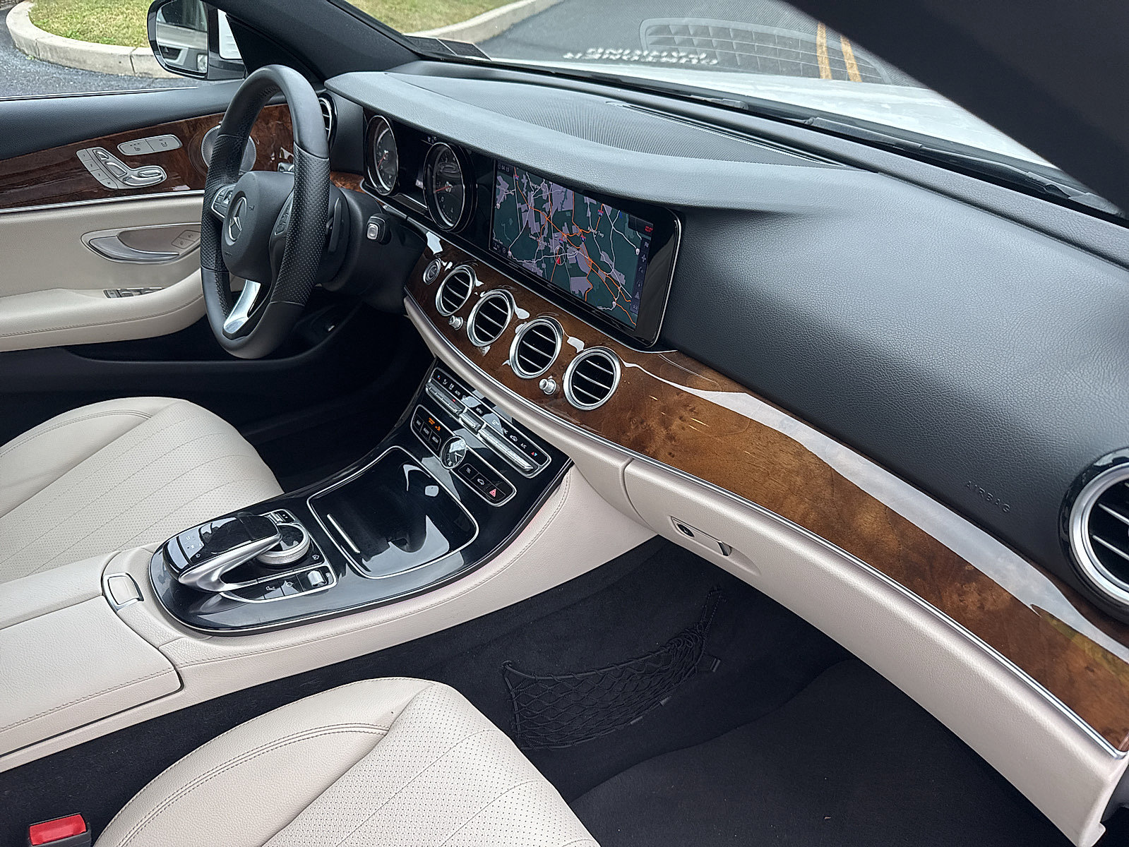 Used 2017 Mercedes-Benz E 400 4MATIC Wagon image 39