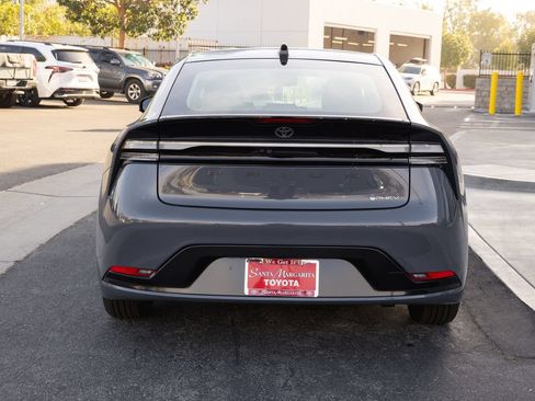 New 2026 Toyota Prius Plug-In Hybrid FWD image 7