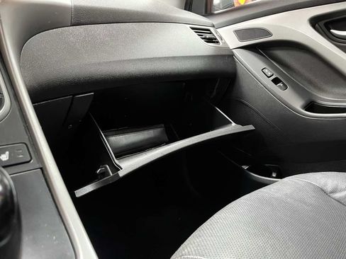 Used 2016 Hyundai Elantra Limited FWD image 21