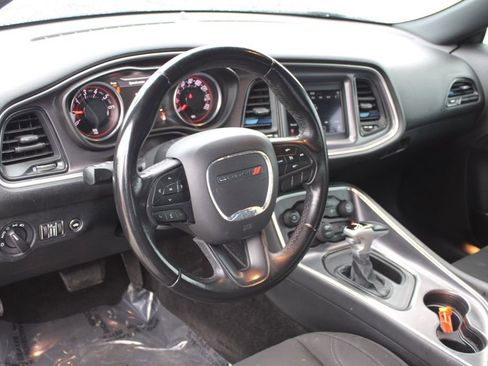 Used 2018 Dodge Challenger SXT image 17